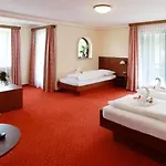 מלון Alpenhotel Brennerbascht 3*