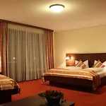 Alpenhotel Brennerbascht מלון